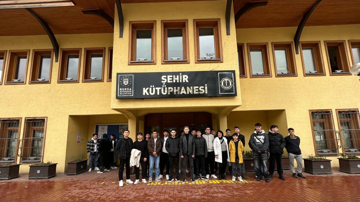 Kütüphaneler Haftası Etkinlikleri Kapsamında Şehir Kütüphanelerine Gezi Düzenlendi